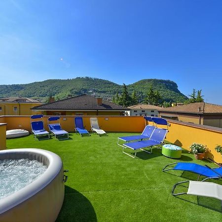 La Terrazza Sul Garda Hotel Exterior foto